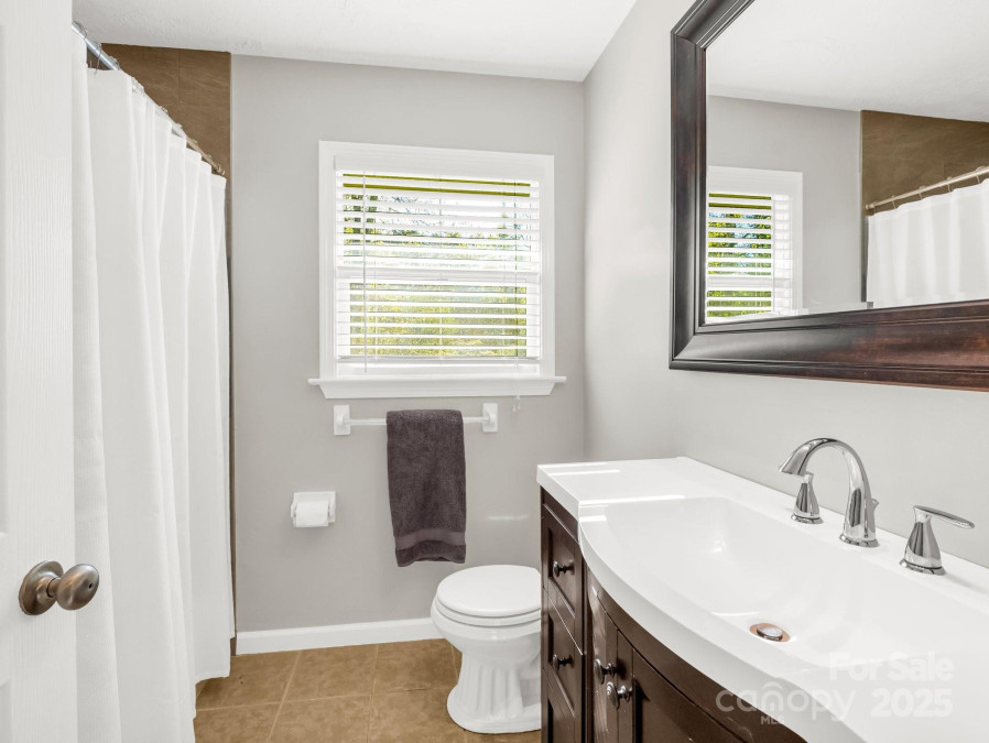 4075 Little River Rd Hendersonville, NC 28739