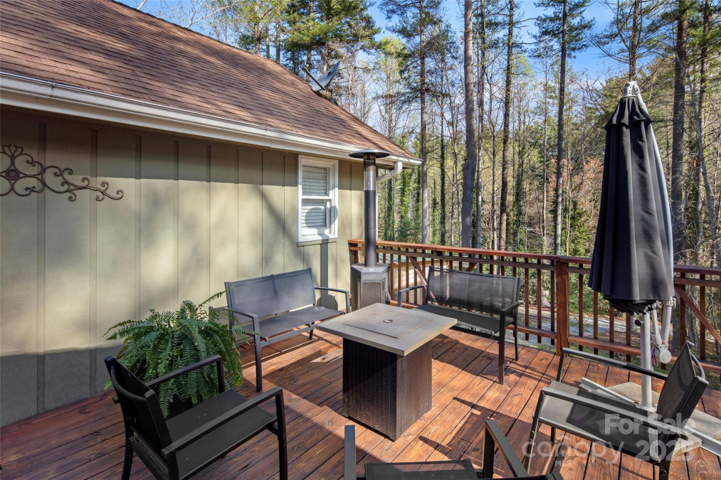 4075 Little River Rd Hendersonville, NC 28739