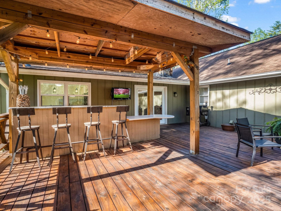 4075 Little River Rd Hendersonville, NC 28739