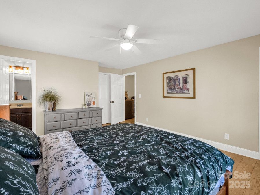4075 Little River Rd Hendersonville, NC 28739