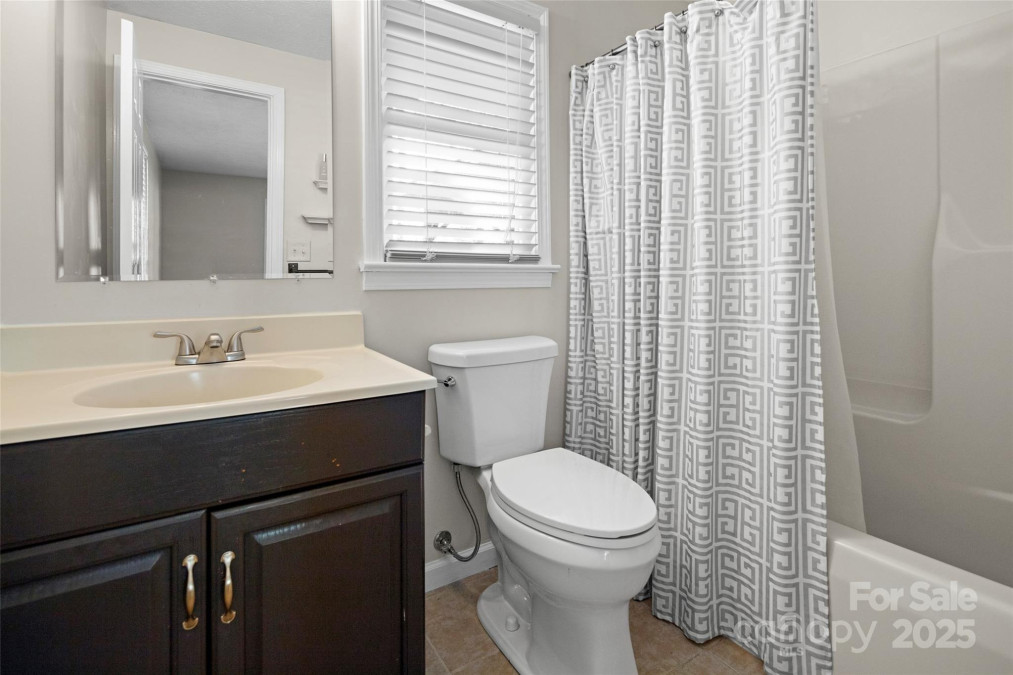 4075 Little River Rd Hendersonville, NC 28739