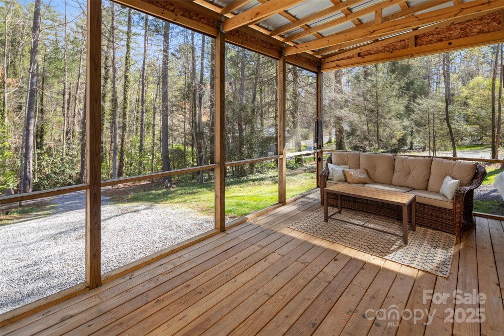4075 Little River Rd Hendersonville, NC 28739