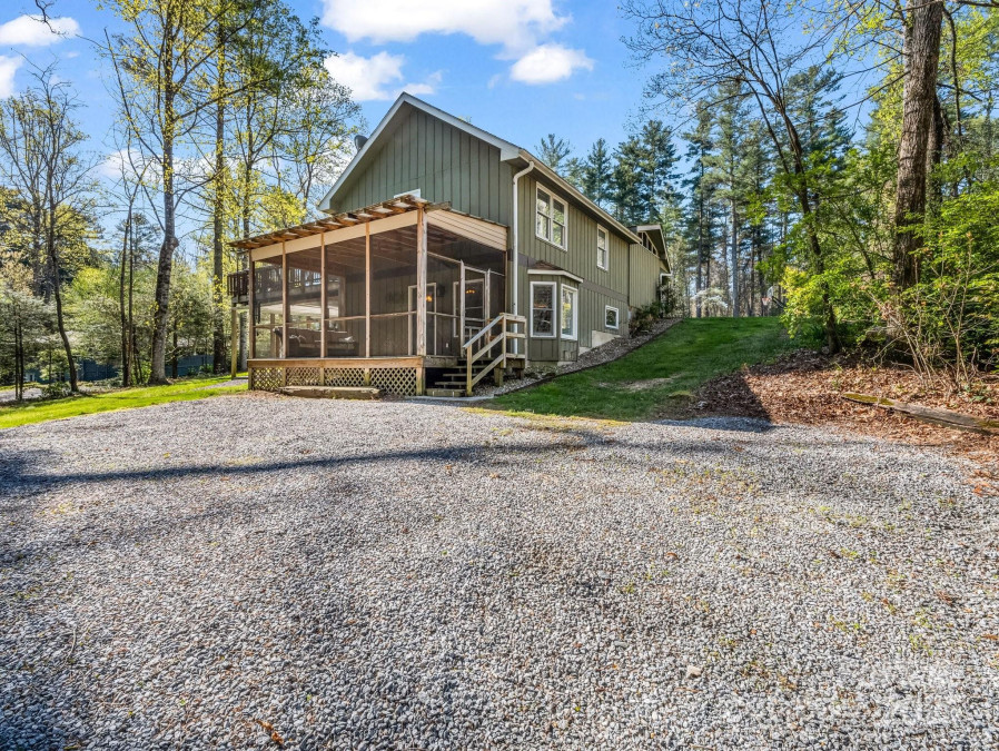 4075 Little River Rd Hendersonville, NC 28739