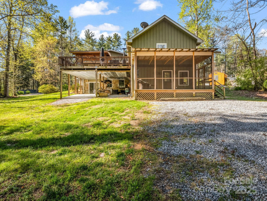 4075 Little River Rd Hendersonville, NC 28739