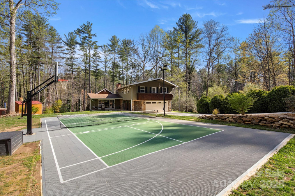 4075 Little River Rd Hendersonville, NC 28739