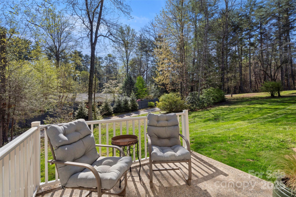 4075 Little River Rd Hendersonville, NC 28739