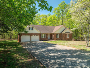 1478 Smith Farm Rd Lincolnton, NC 28092