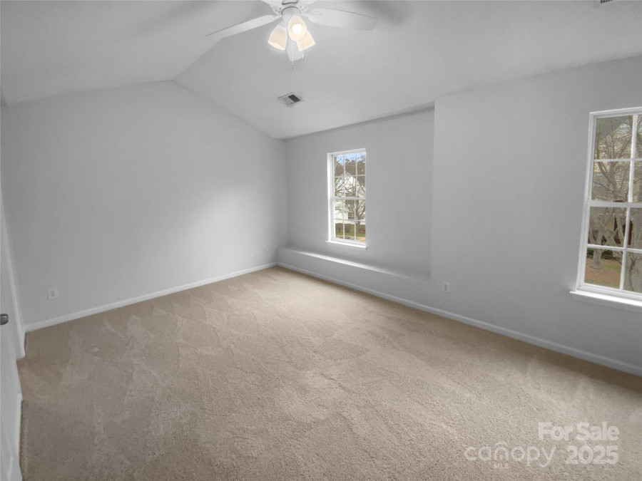 9930 Birch Knoll Ct Charlotte, NC 28213