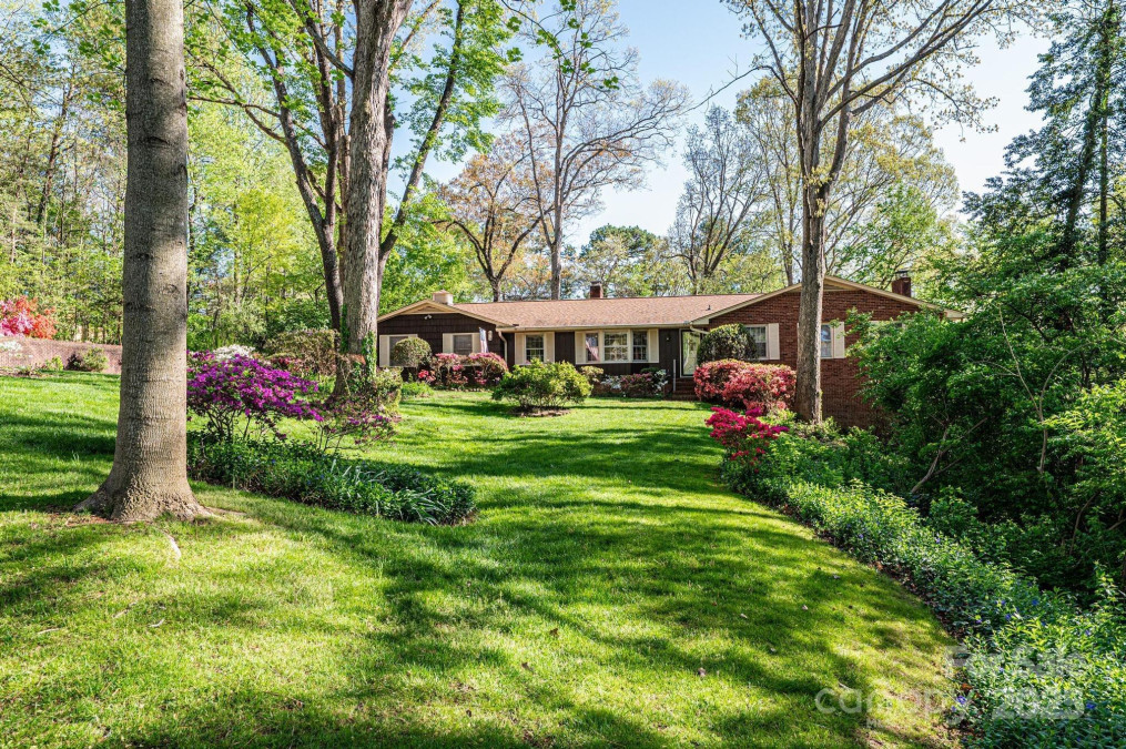 1213 10th Street Ln Hickory, NC 28601