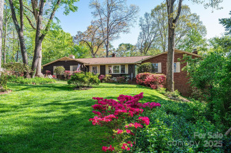 1213 10th Street Ln Hickory, NC 28601