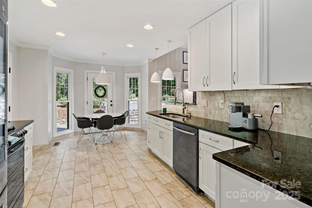 34 Legacy Mountain Trl Fletcher, NC 28732