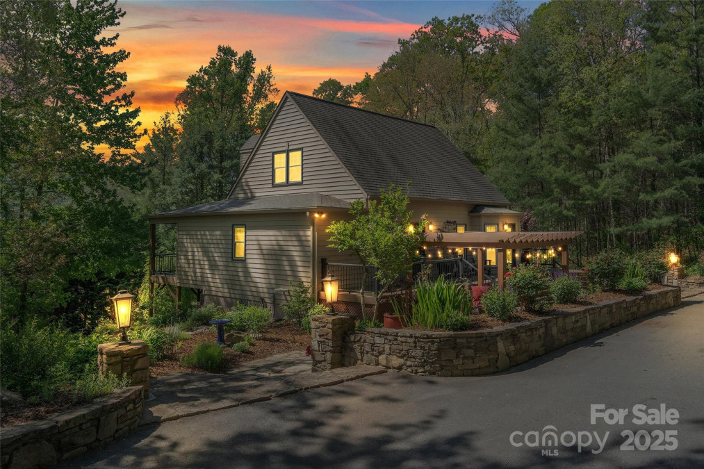 34 Legacy Mountain Trl Fletcher, NC 28732