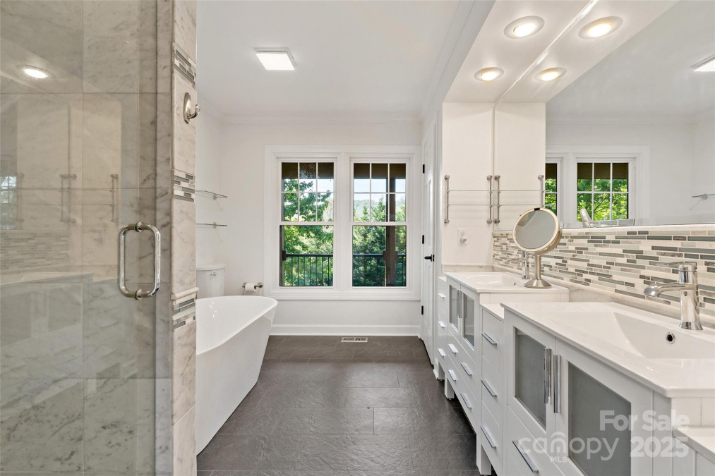 34 Legacy Mountain Trl Fletcher, NC 28732