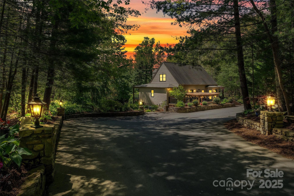 34 Legacy Mountain Trl Fletcher, NC 28732