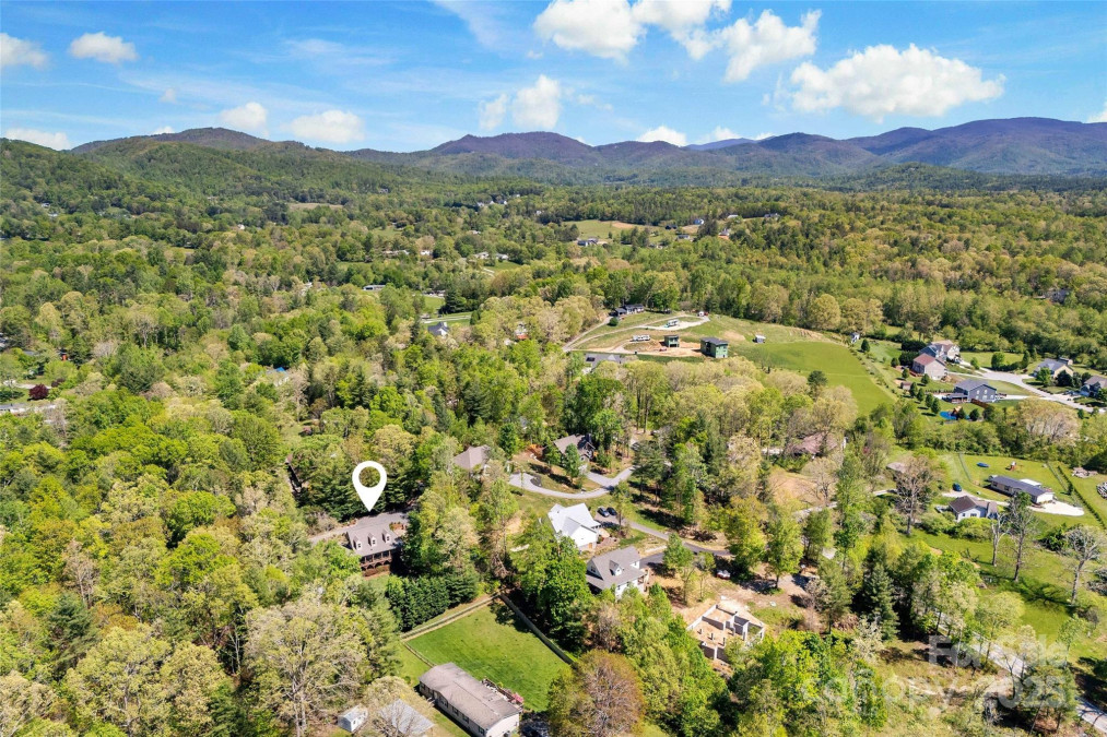 34 Legacy Mountain Trl Fletcher, NC 28732