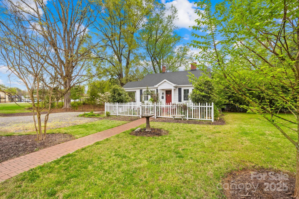 292 Mocksville Hw Statesville, NC 28625