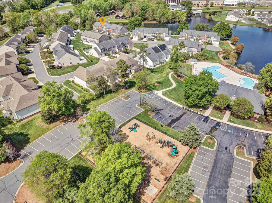 4011 Fenworth Ct Fort Mill, SC 29715