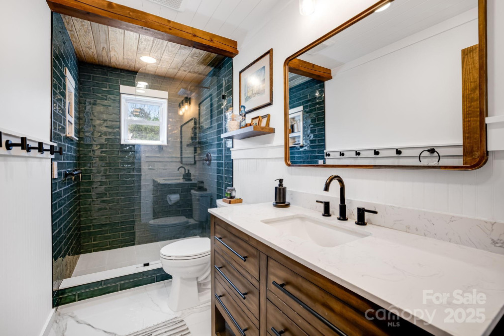 95 Hunters Ridge Rd Mills River, NC 28759