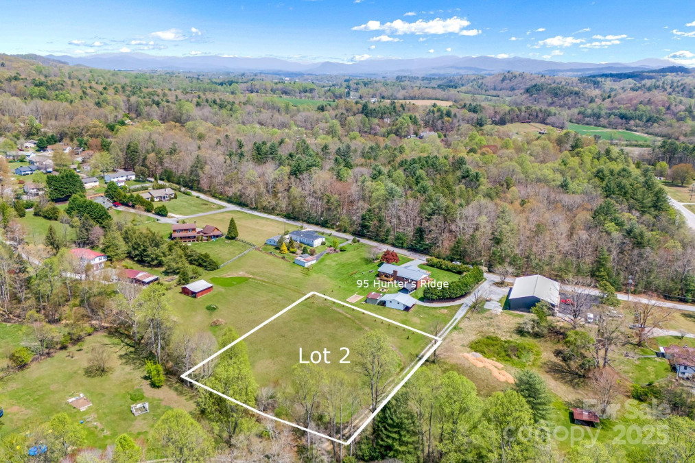 95 Hunters Ridge Rd Mills River, NC 28759