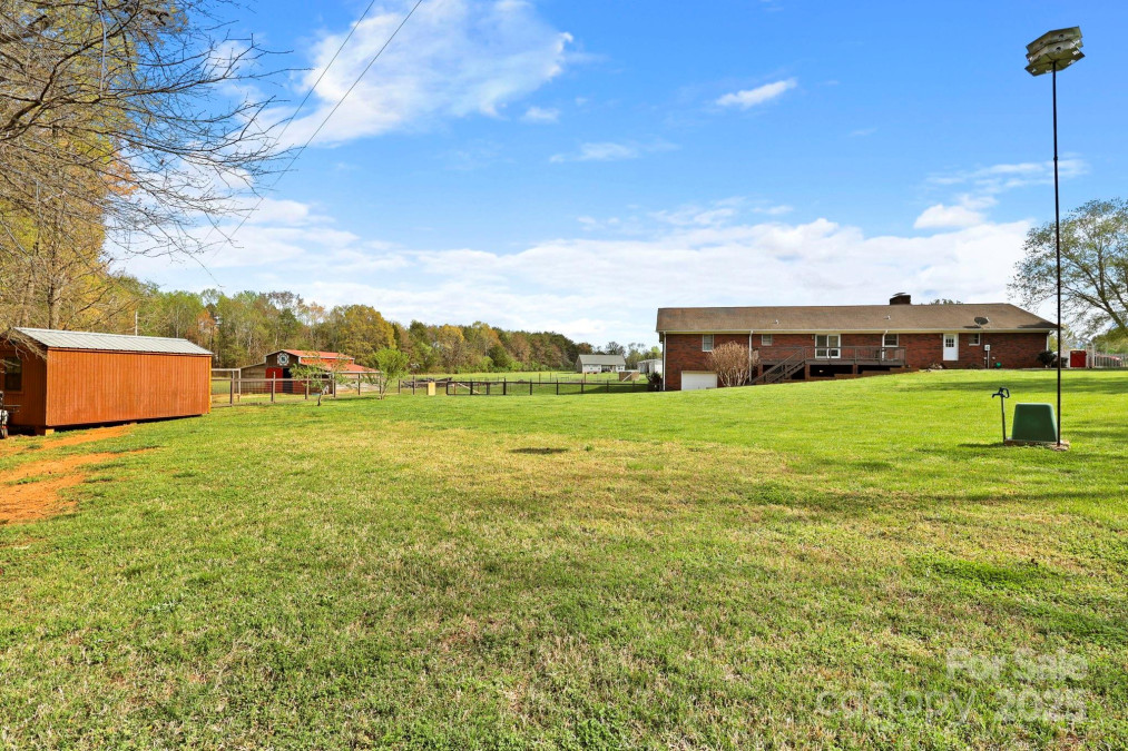 173 Chestnut Grove Rd Statesville, NC 28625