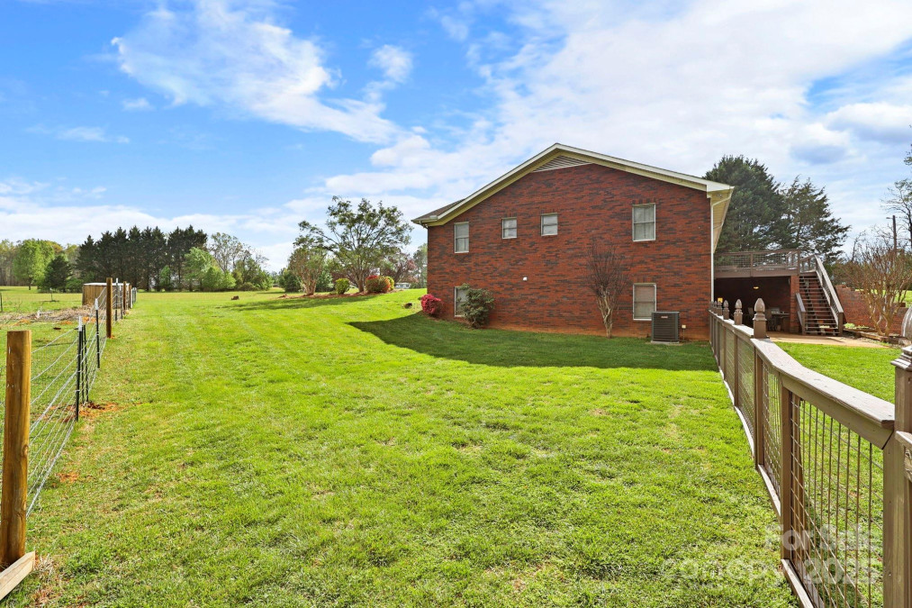 173 Chestnut Grove Rd Statesville, NC 28625