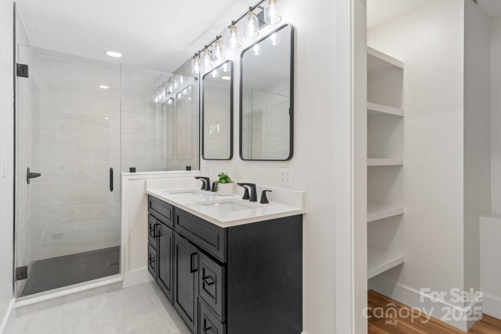 283 Pinners Cove Rd Asheville, NC 28803