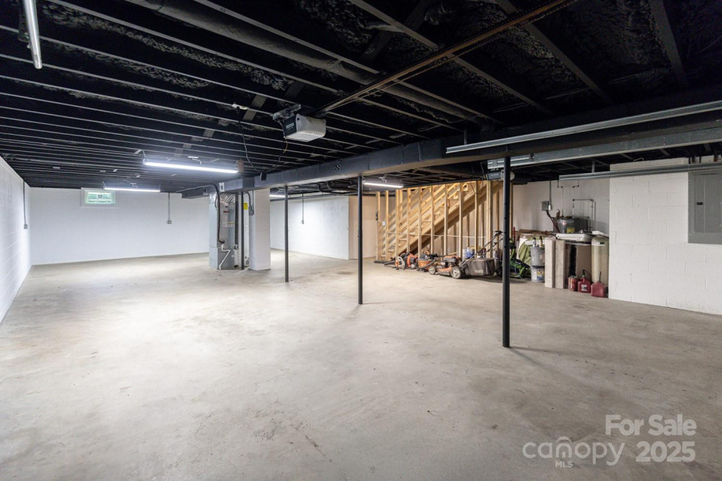 283 Pinners Cove Rd Asheville, NC 28803