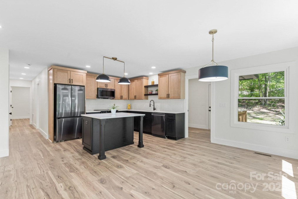 283 Pinners Cove Rd Asheville, NC 28803