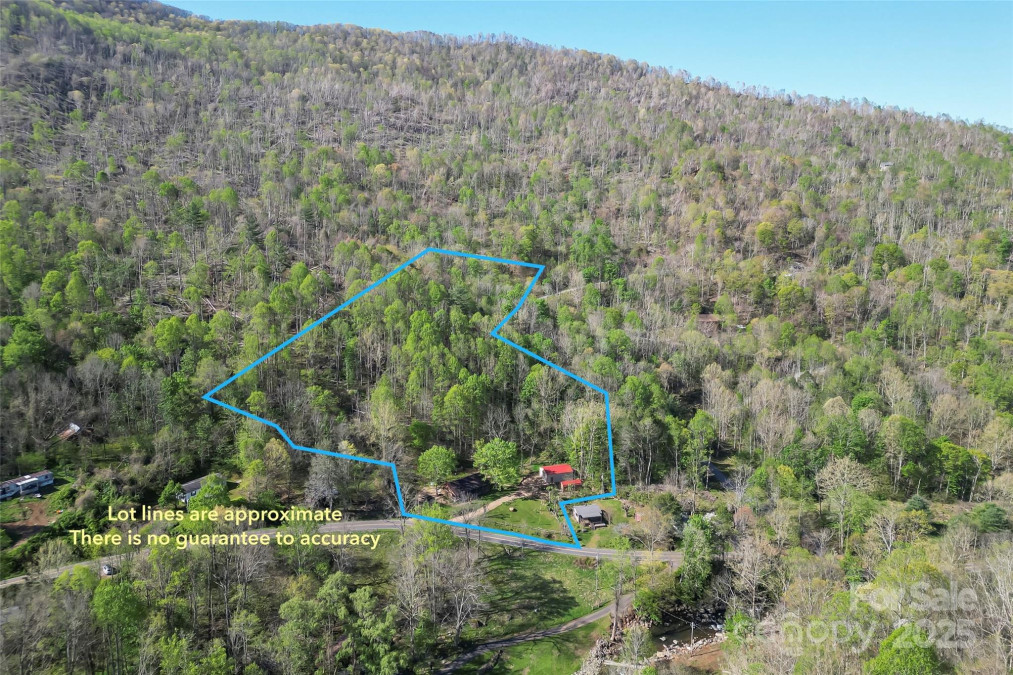 1159 Rockdale Rd Bakersville, NC 28705