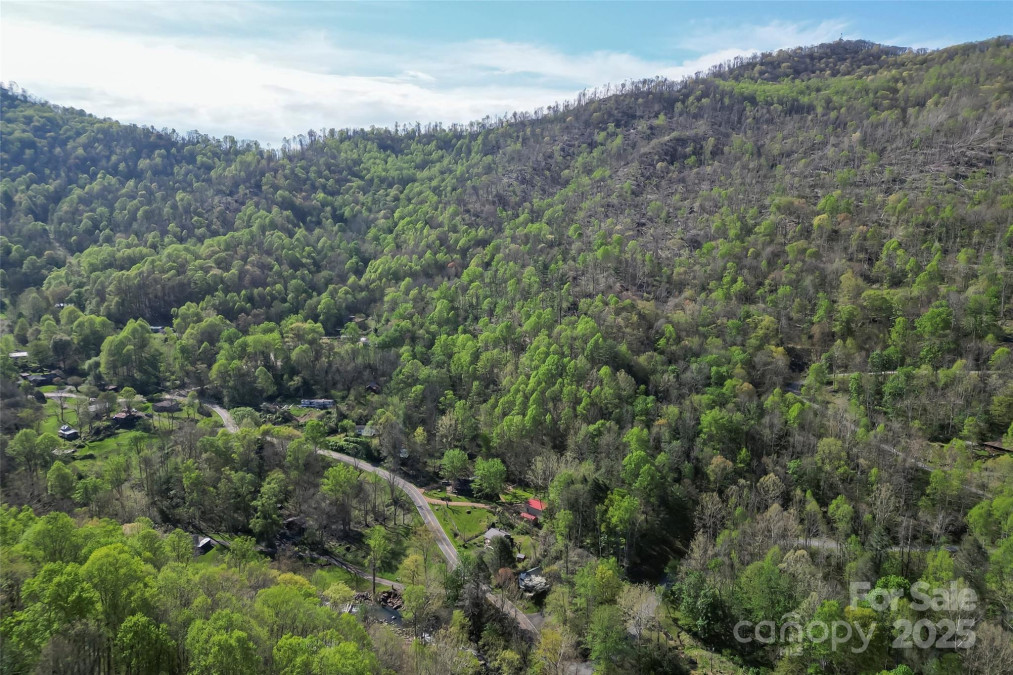 1159 Rockdale Rd Bakersville, NC 28705