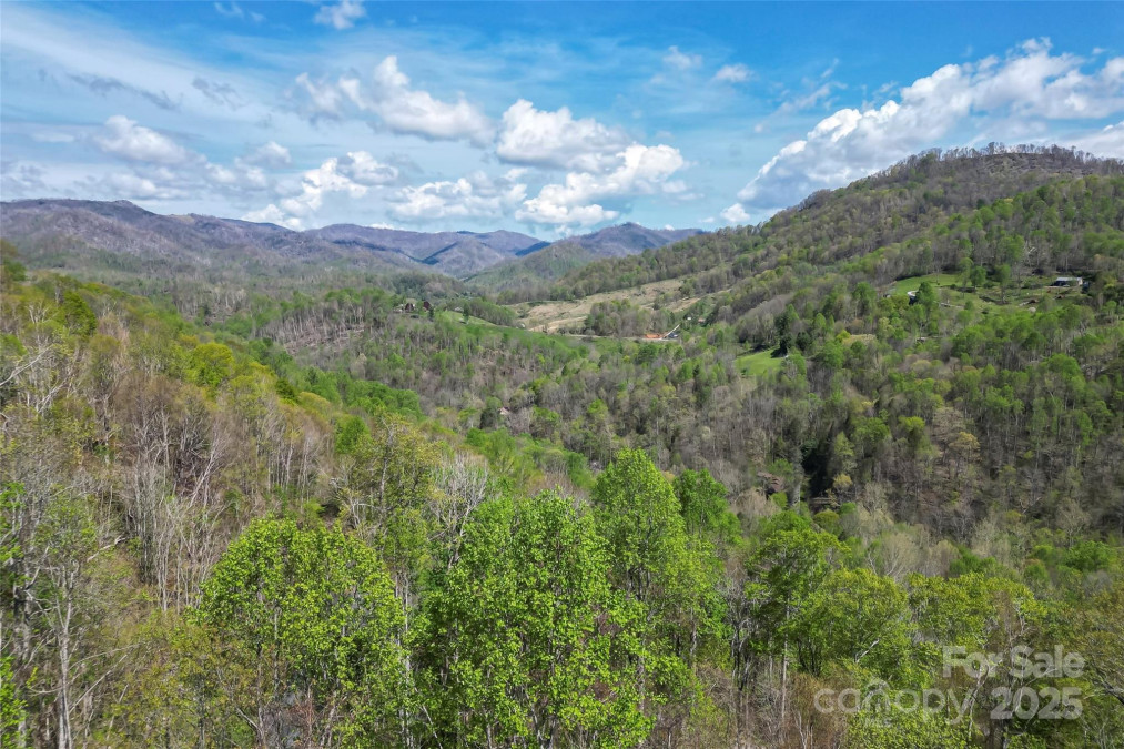 1159 Rockdale Rd Bakersville, NC 28705