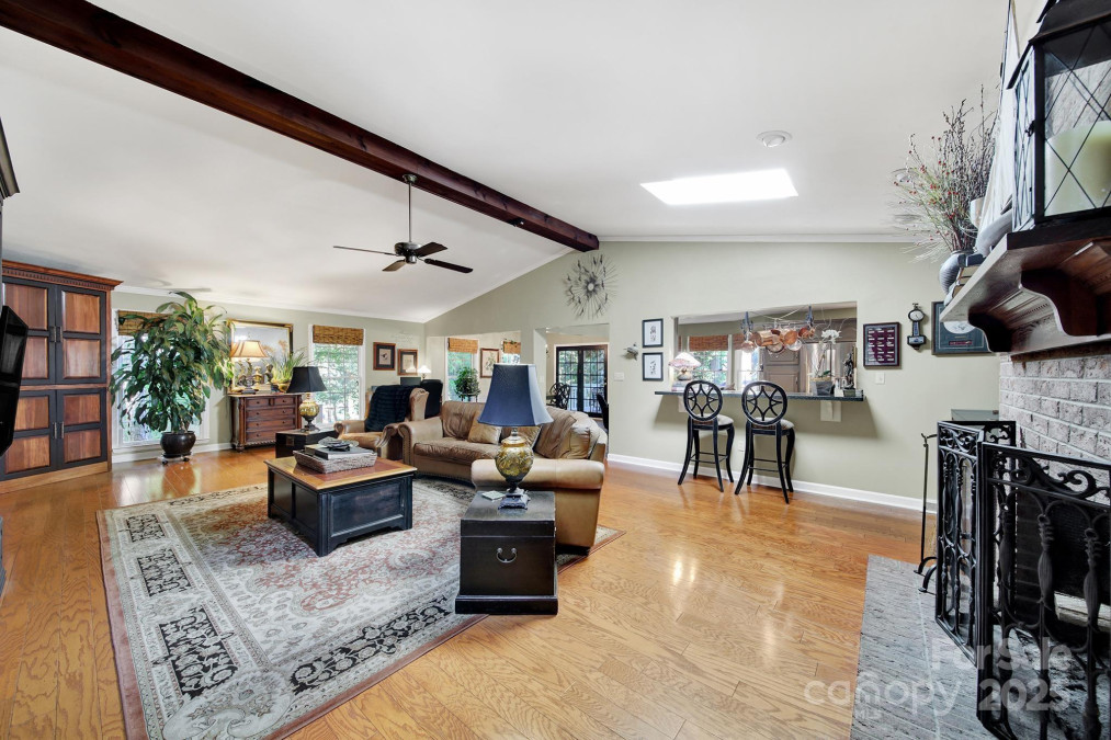 4 Hummingbird Ct Clover, SC 29710