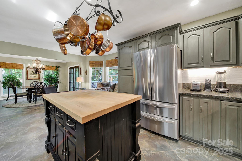 4 Hummingbird Ct Clover, SC 29710