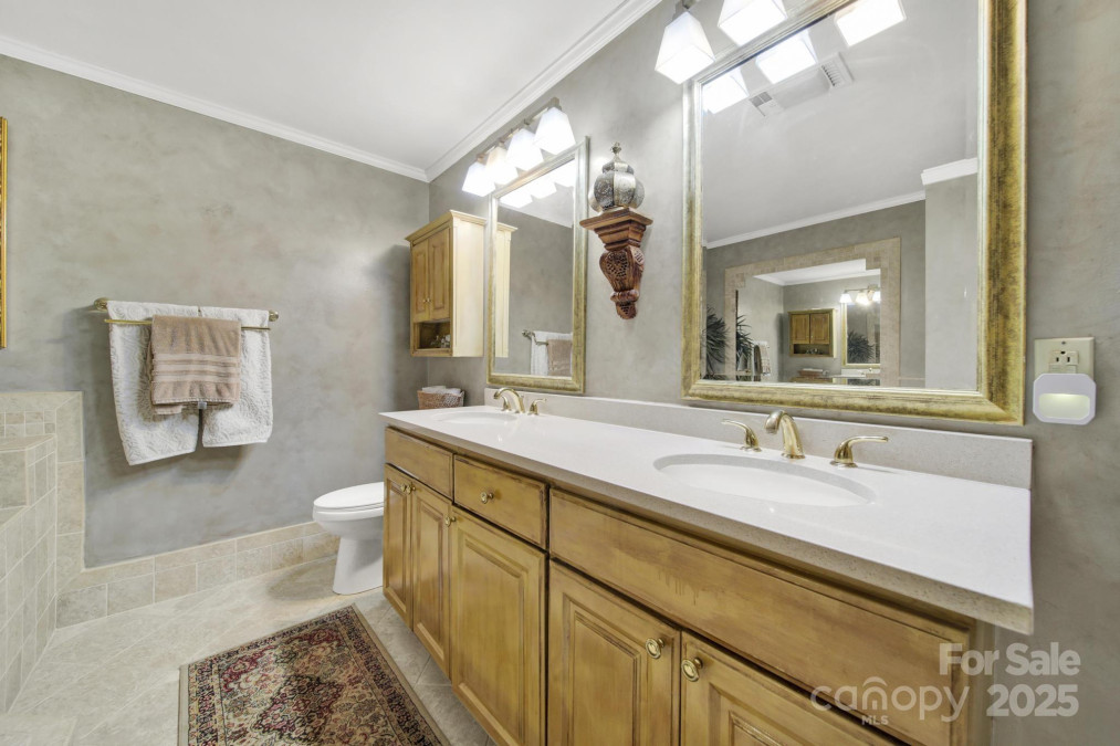 4 Hummingbird Ct Clover, SC 29710