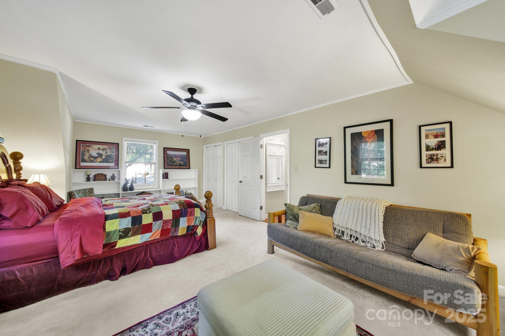 4 Hummingbird Ct Clover, SC 29710