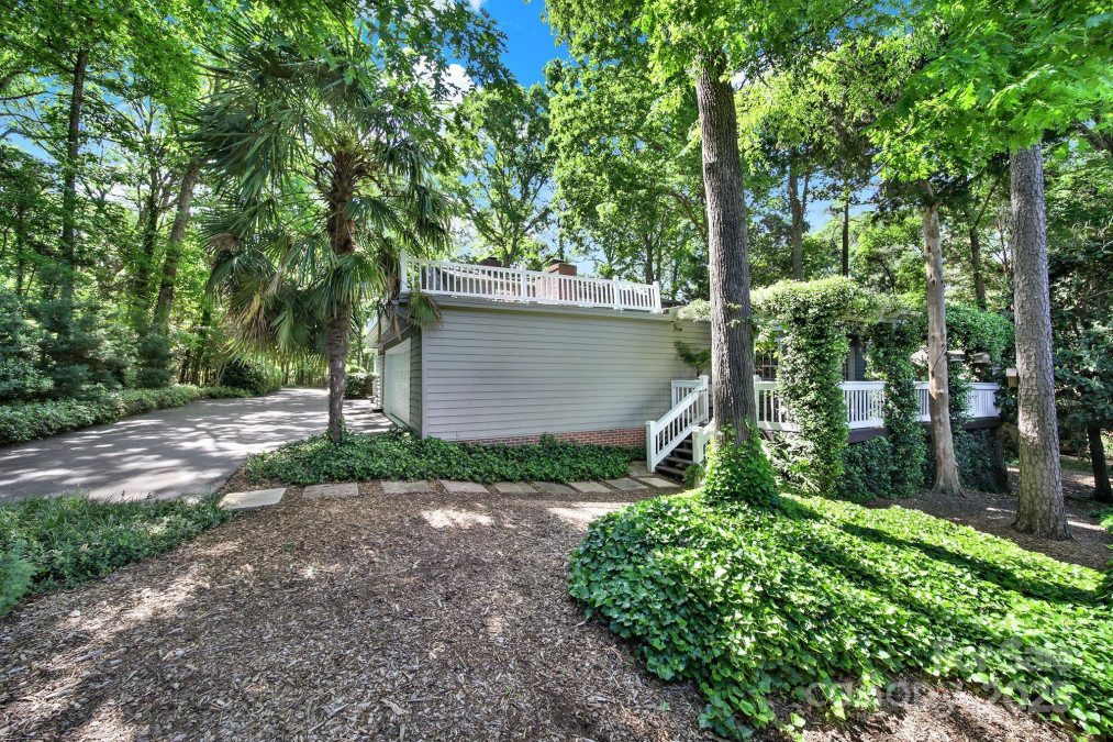 4 Hummingbird Ct Clover, SC 29710