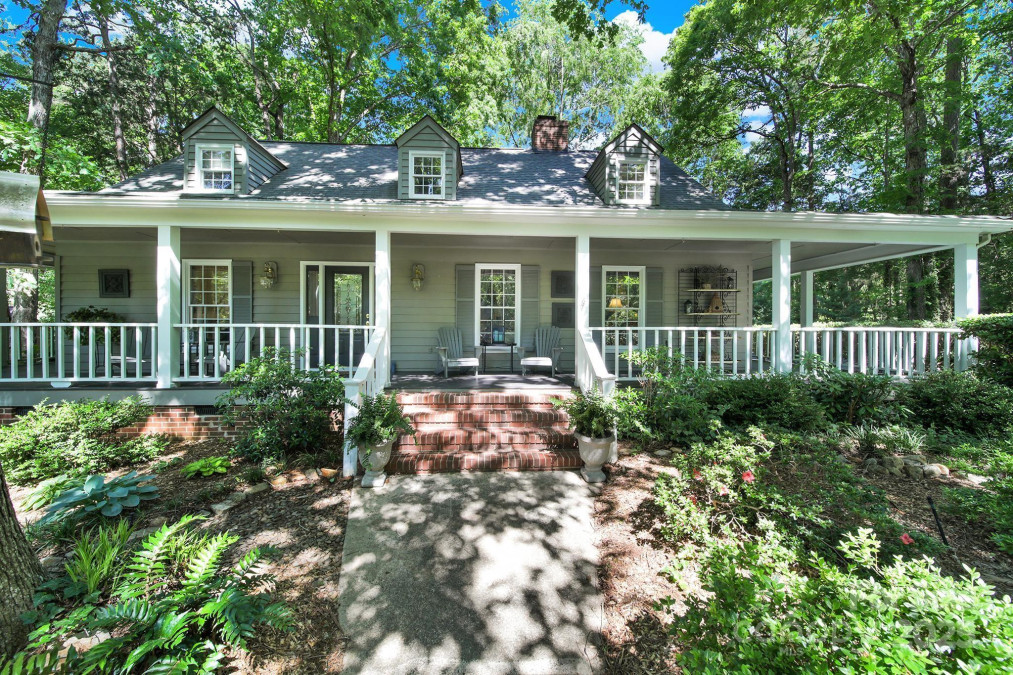4 Hummingbird Ct Clover, SC 29710