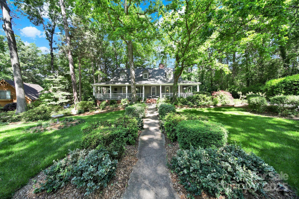 4 Hummingbird Ct Clover, SC 29710