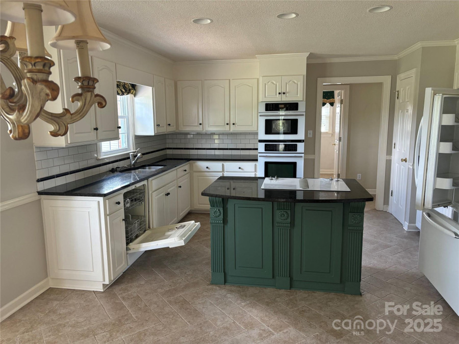 2417 Lynwood Dr Lancaster, SC 29720