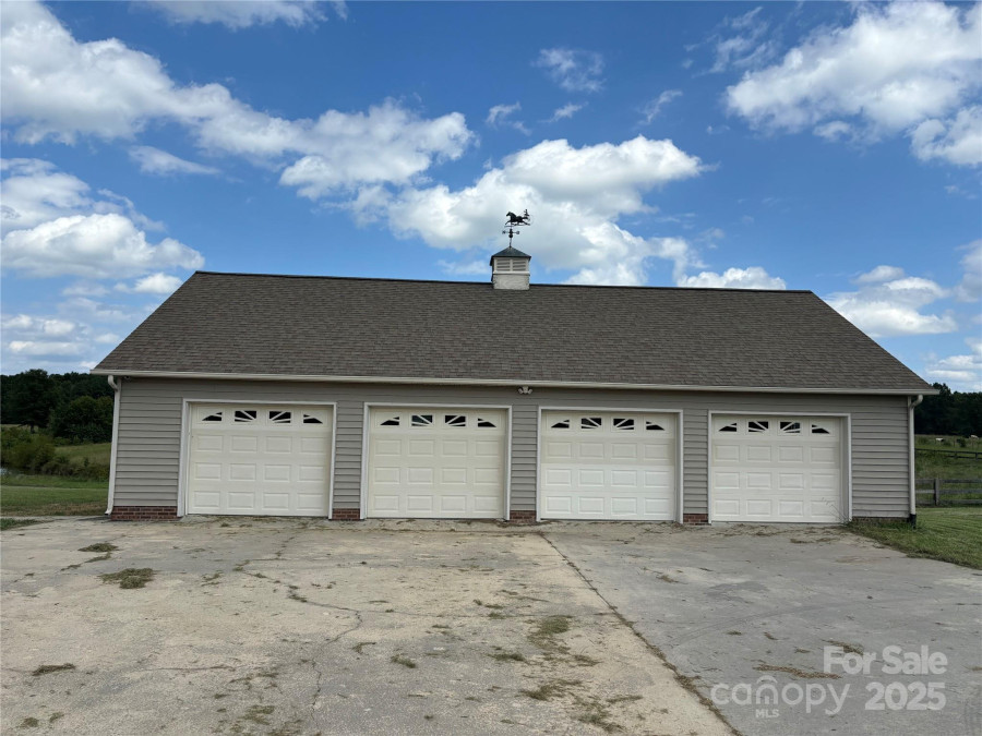 2417 Lynwood Dr Lancaster, SC 29720