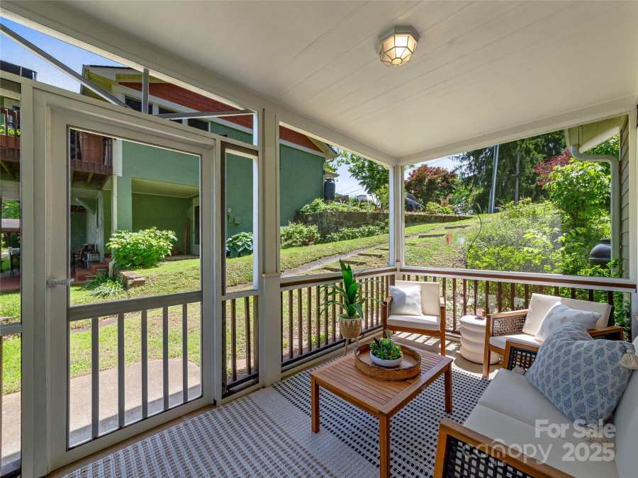 34 Gaia Ln Asheville, NC 28806