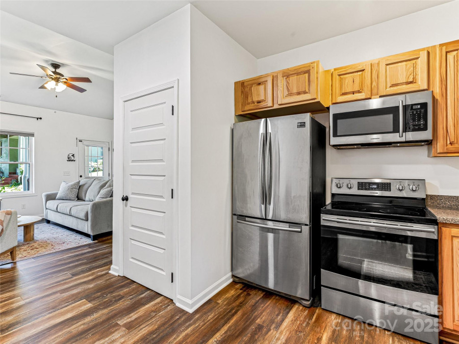 34 Gaia Ln Asheville, NC 28806
