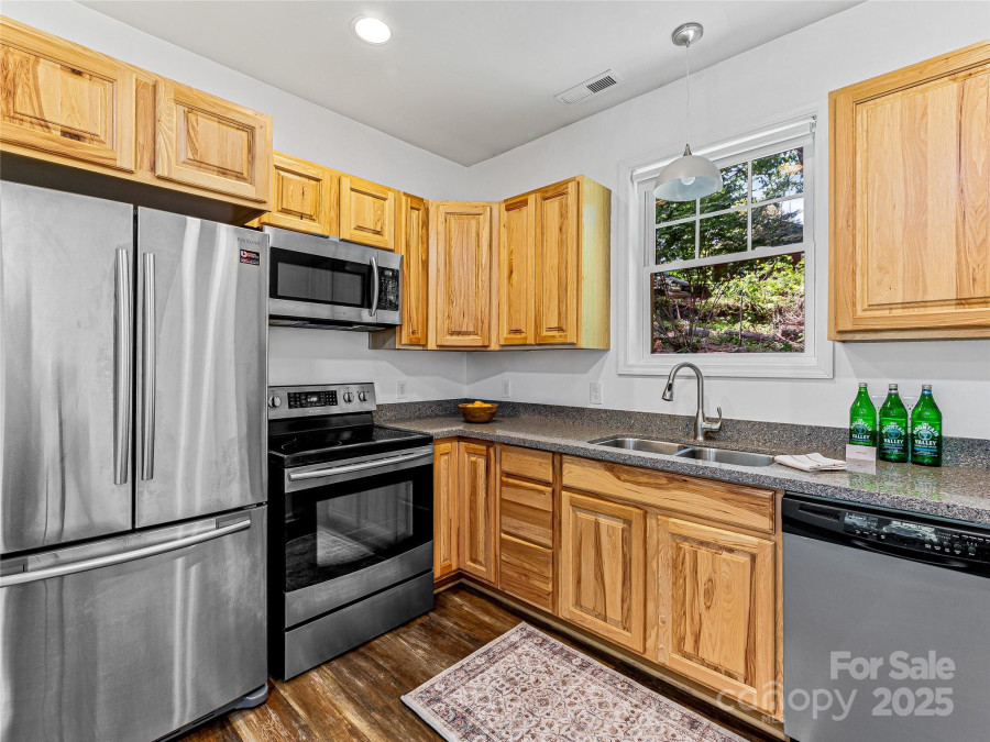 34 Gaia Ln Asheville, NC 28806