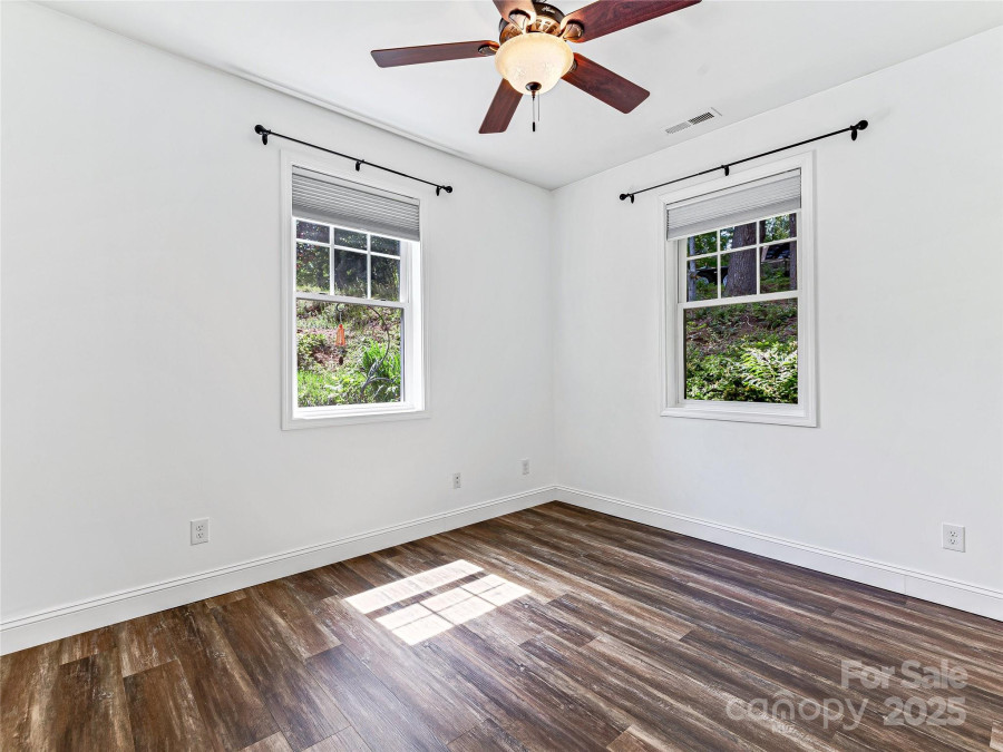 34 Gaia Ln Asheville, NC 28806