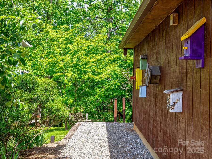 34 Gaia Ln Asheville, NC 28806