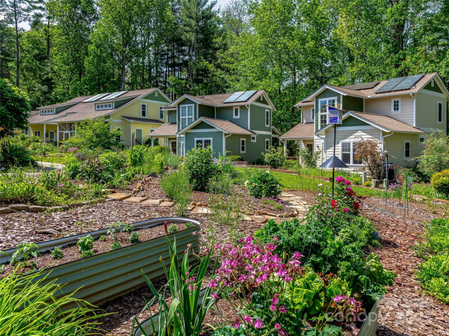 34 Gaia Ln Asheville, NC 28806