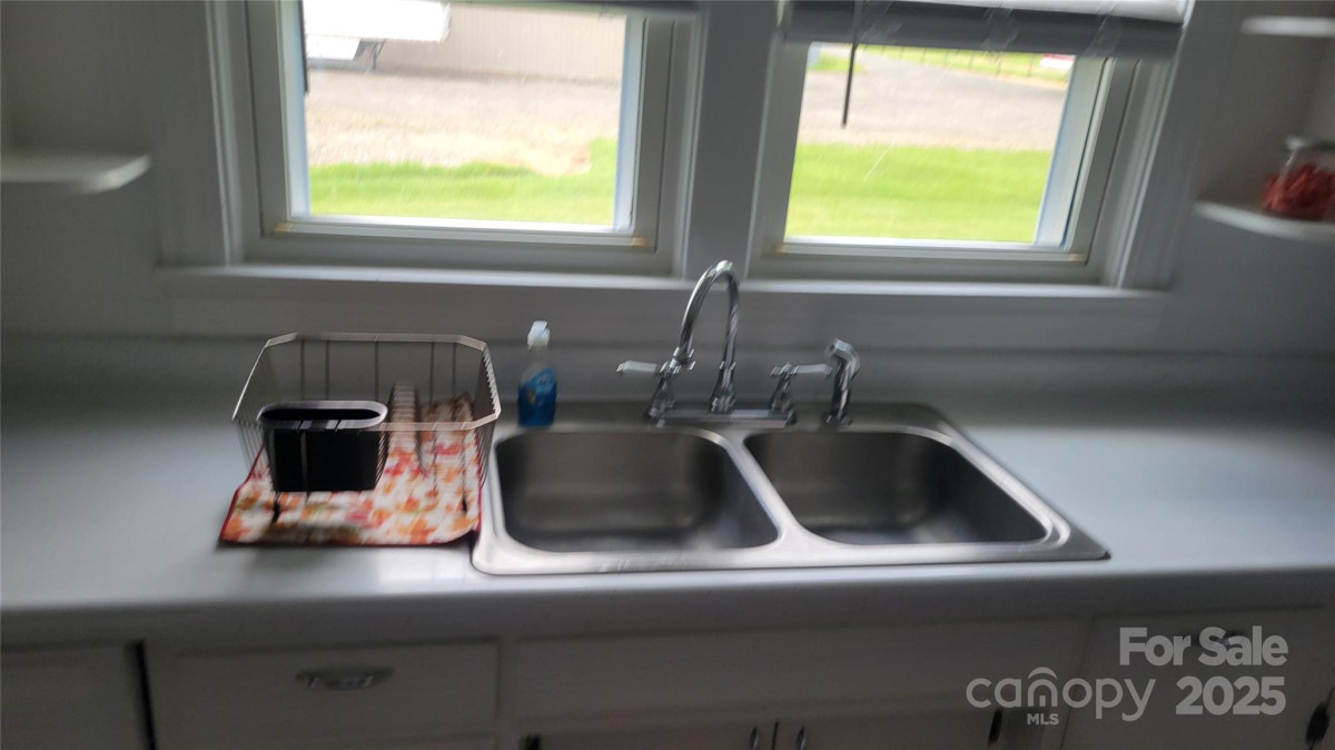 18 Misty Meadows Rd Burnsville, NC 28714