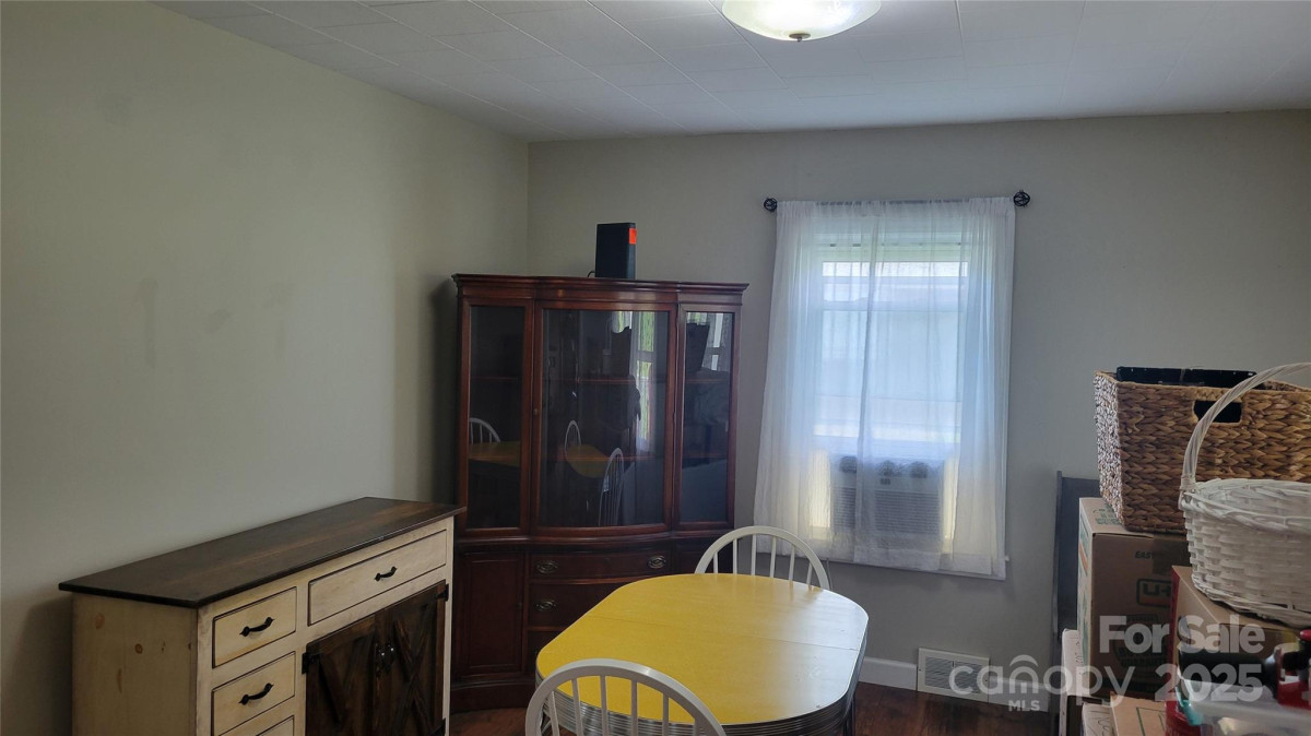 18 Misty Meadows Rd Burnsville, NC 28714