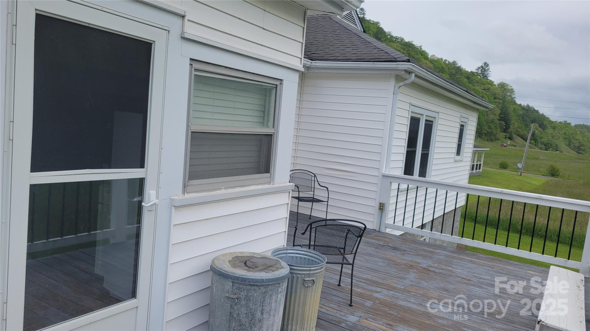 18 Misty Meadows Rd Burnsville, NC 28714