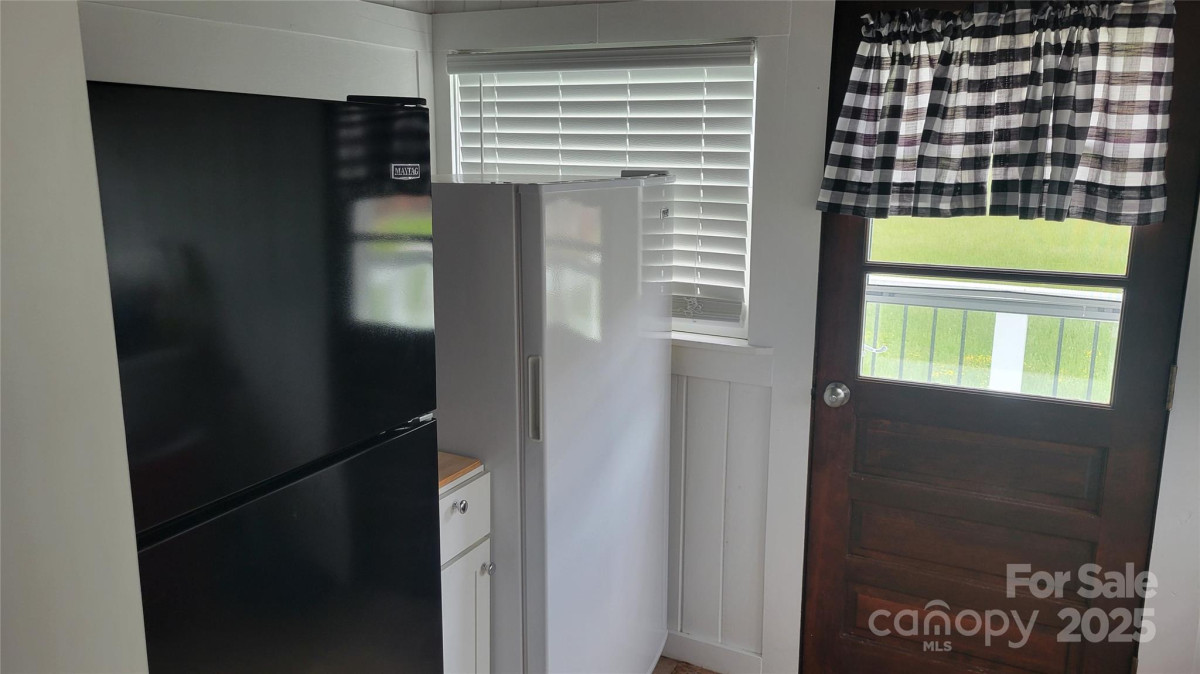 18 Misty Meadows Rd Burnsville, NC 28714